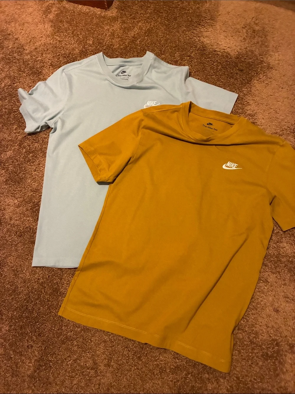 NIKE. Men’s Short-Sleeve Crew Tees - Light Green  & Light Brown. Size S. EUC